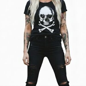 Sold! Cartel Ink | Skull & Crossbones Tee L